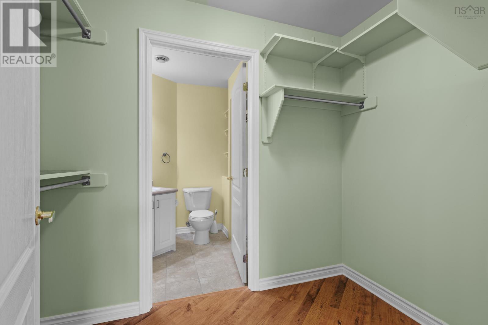 Property 26 of 39 of 404 114 Regency Park Drive