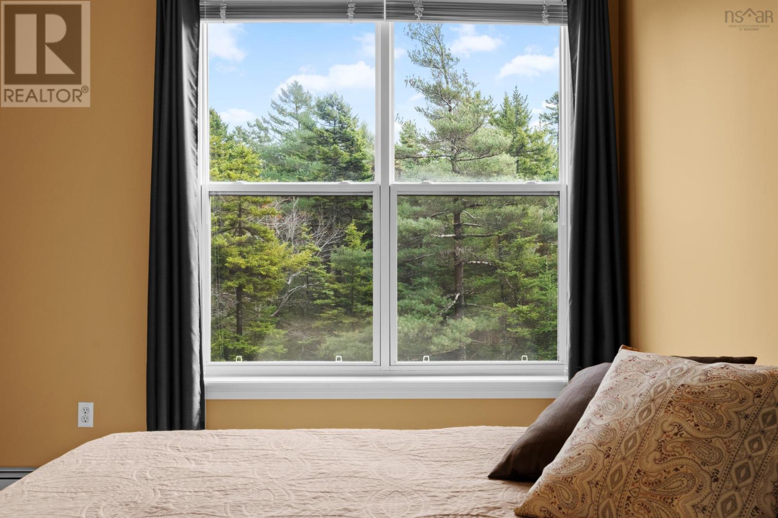 Property 29 of 39 of 404 114 Regency Park Drive