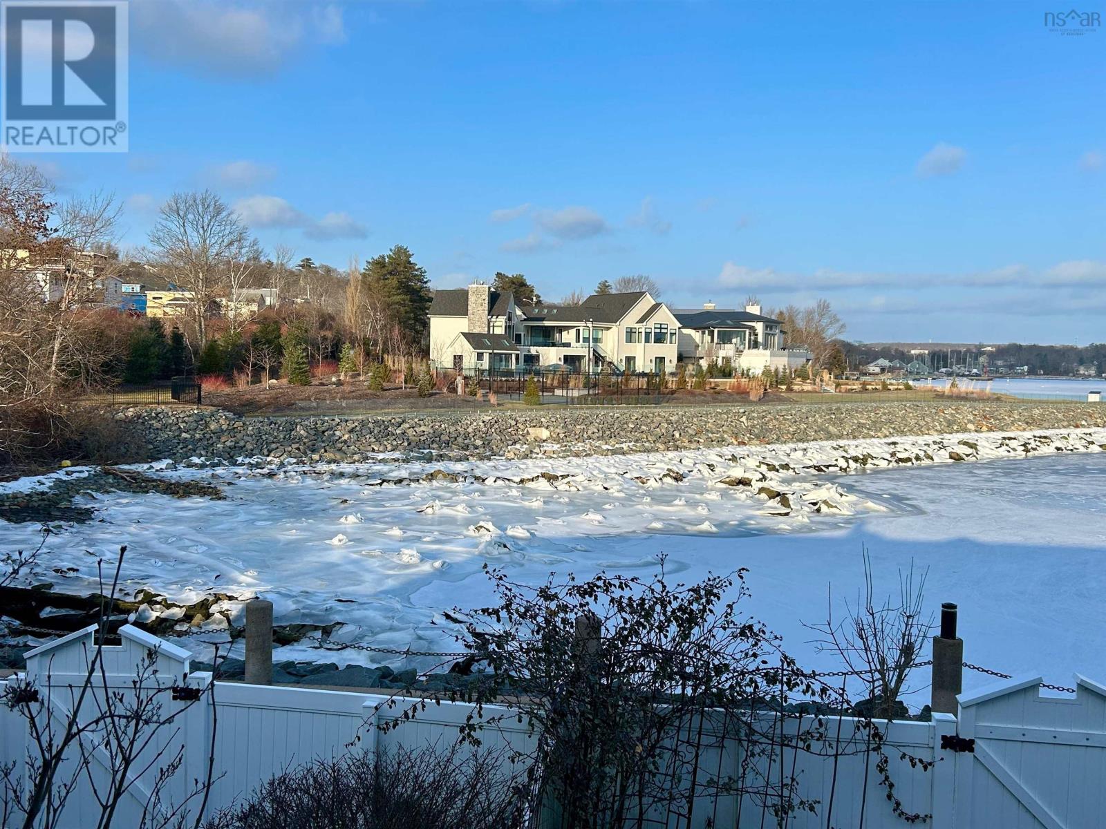 Property 1 of 46 of 4 Arthur Lismer Court