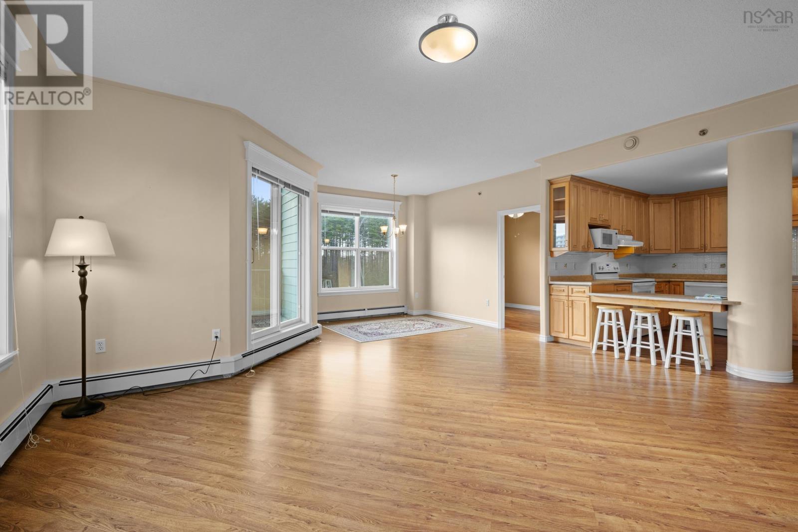 Property 19 of 39 of 404 114 Regency Park Drive