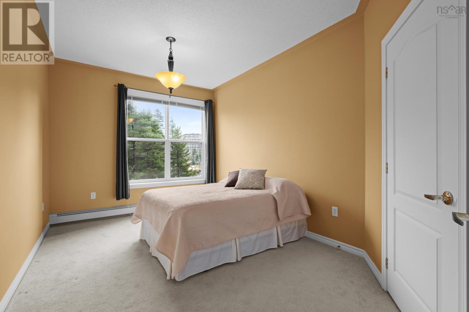 Property 28 of 39 of 404 114 Regency Park Drive