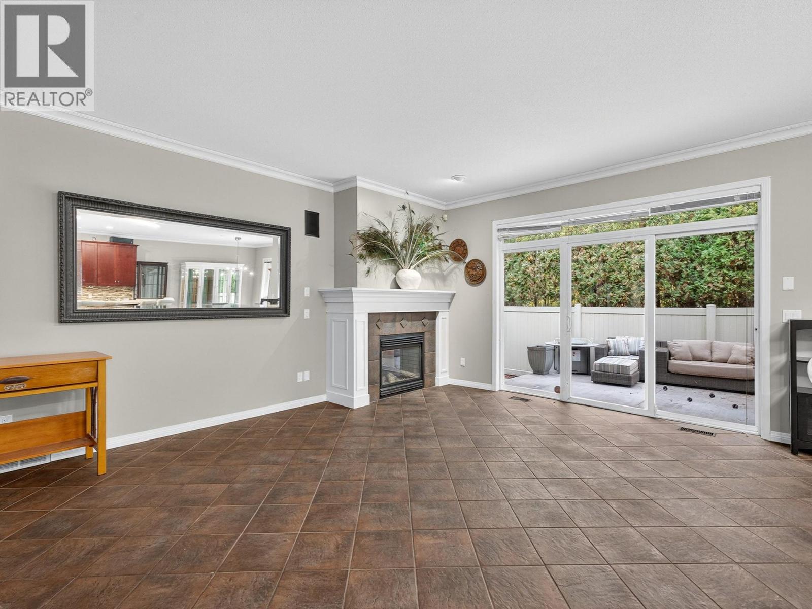 208 665 Cook Road, Kelowna