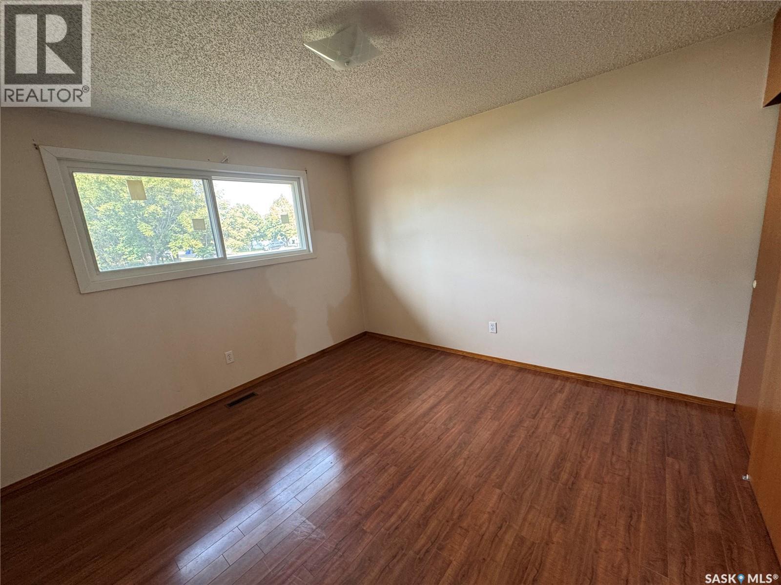 1609 Warren AVENUE — photo 8