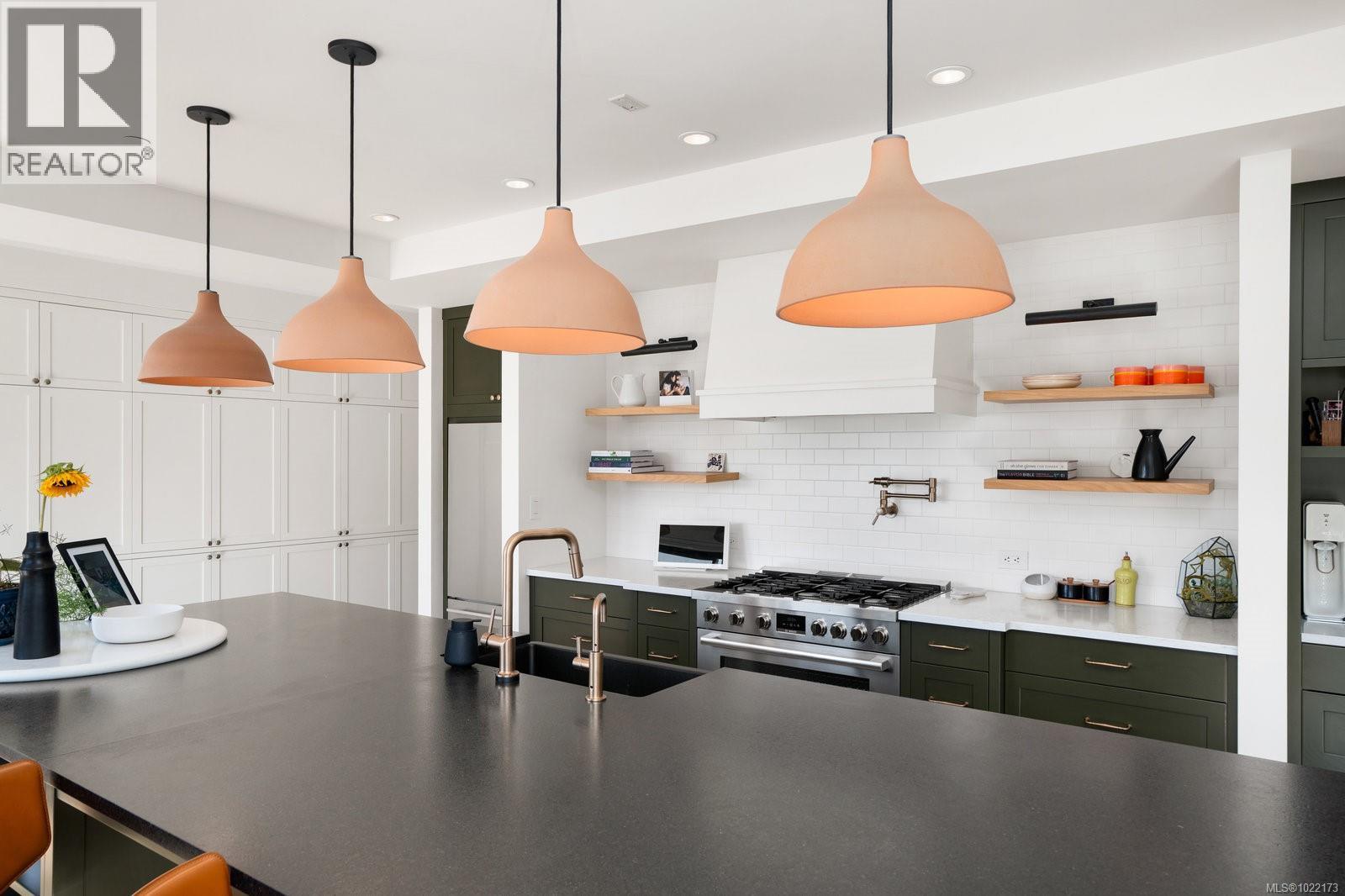 416 1335 Bear Mountain Pkwy, Langford