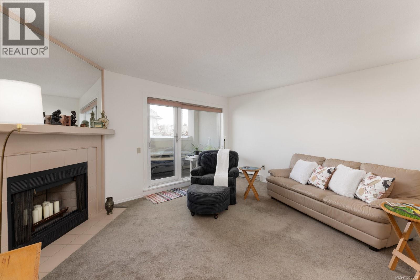 204 2490 Bevan Avenue, Sidney