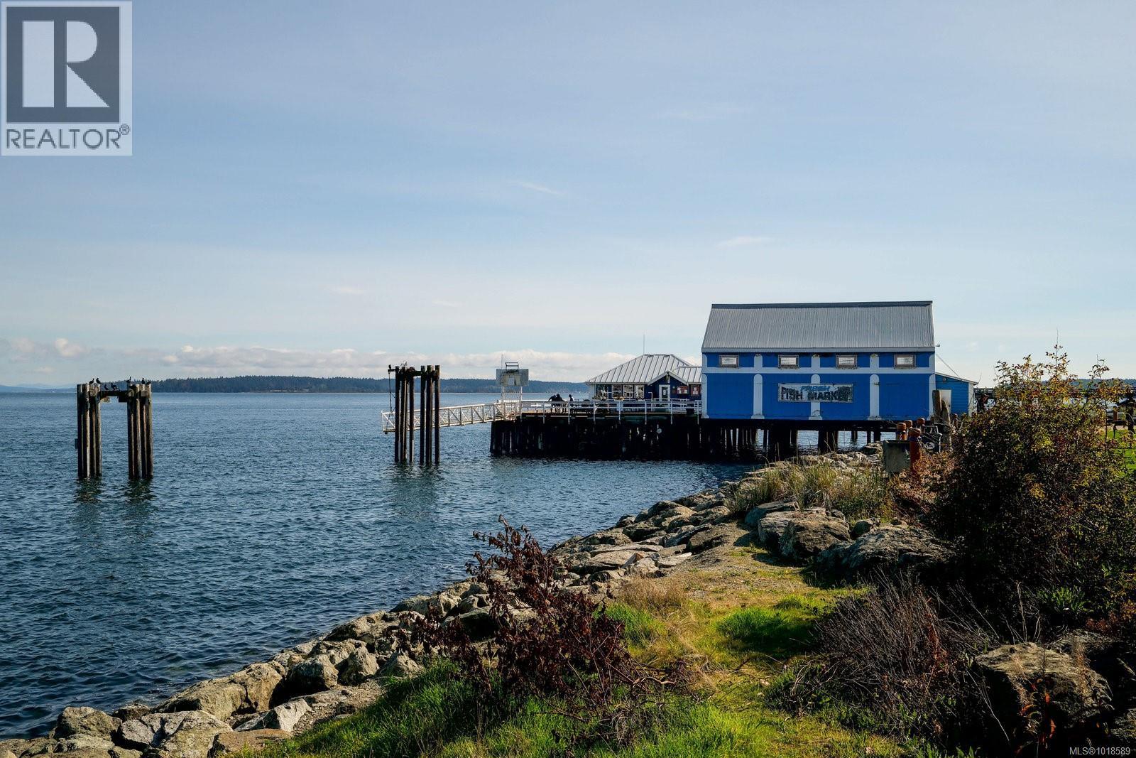 204 2490 Bevan Avenue, Sidney