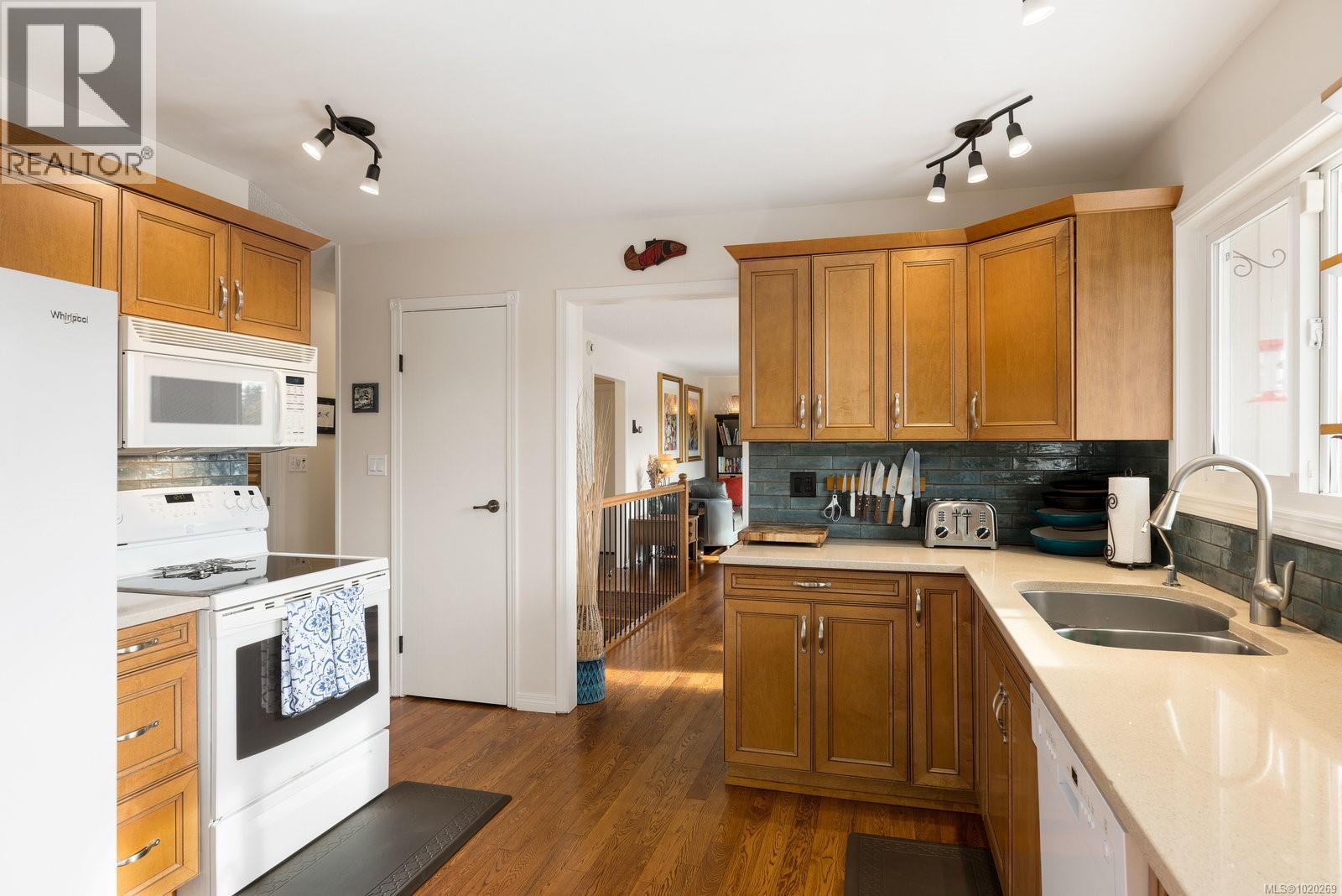 3955 Nelthorpe St, Saanich