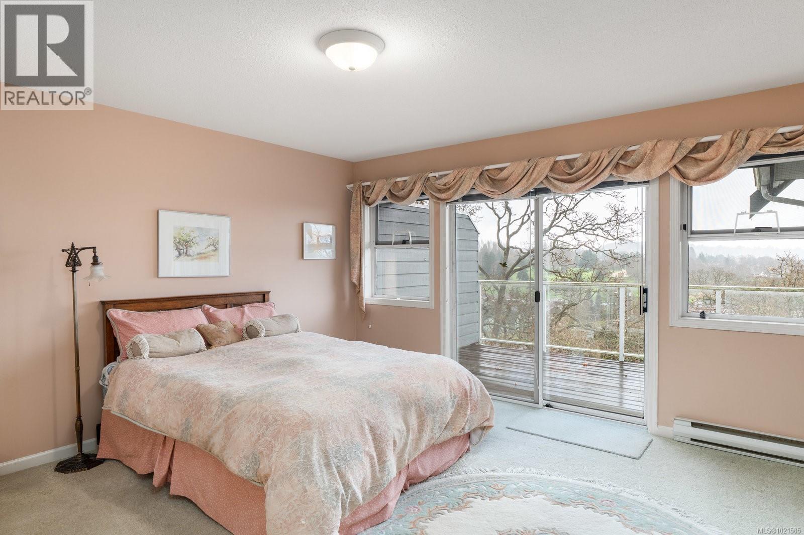 5 1356 Slater St, Saanich