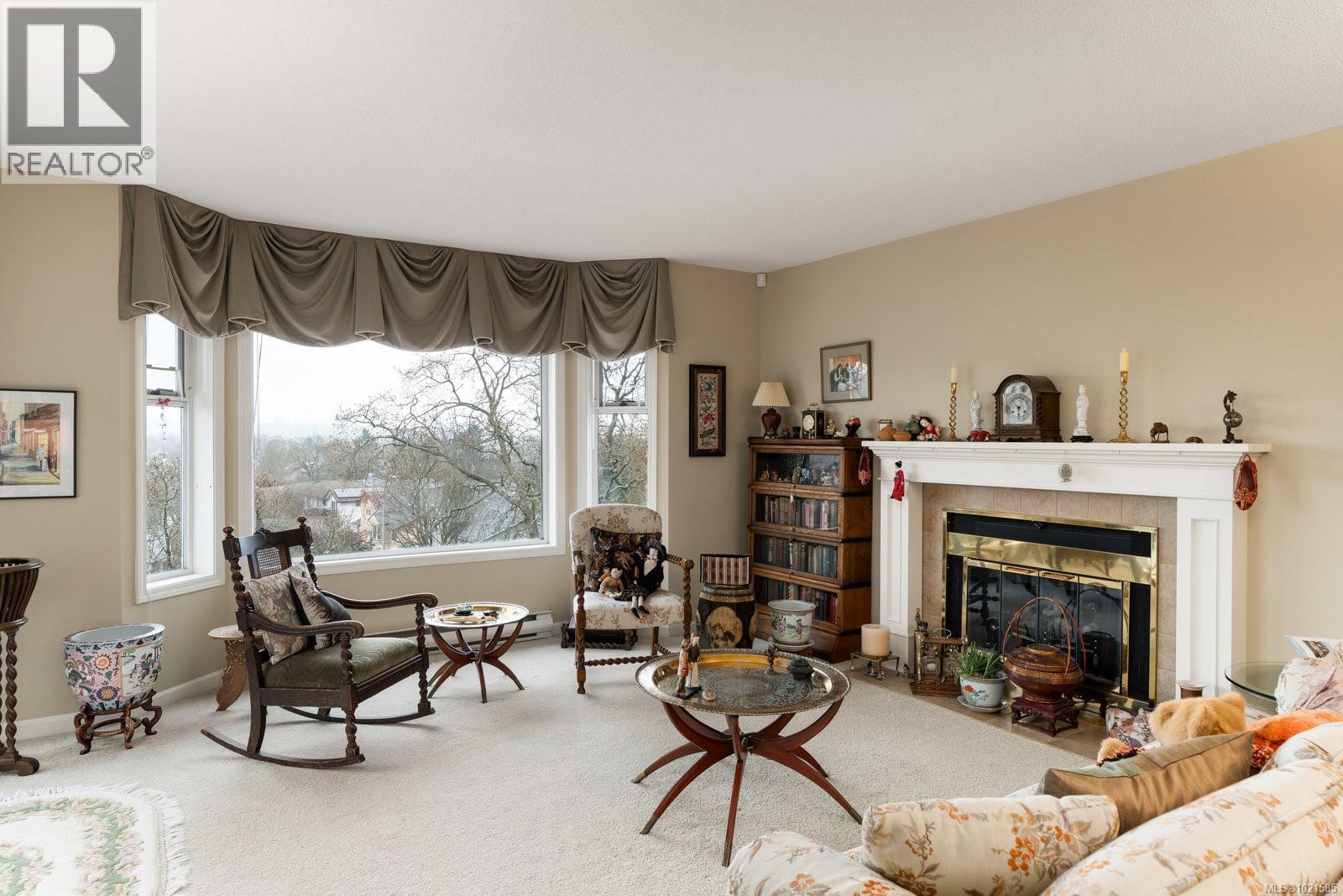 5 1356 Slater St, Saanich