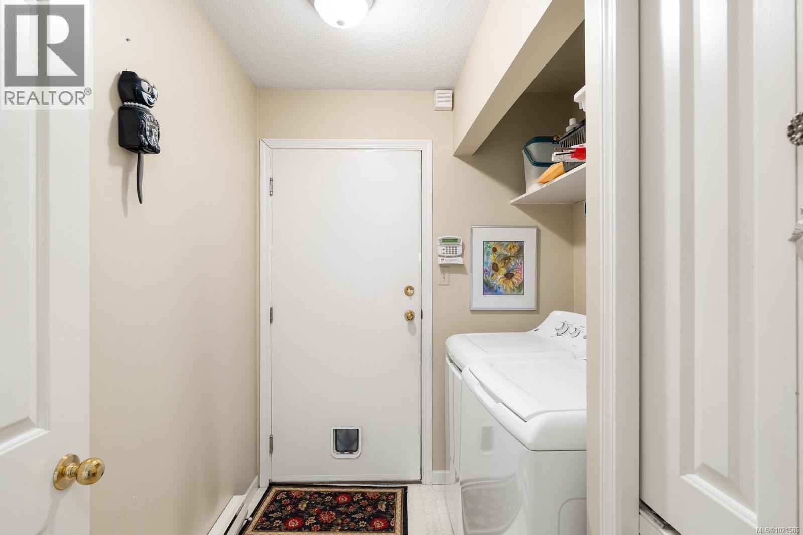 5 1356 Slater St, Saanich