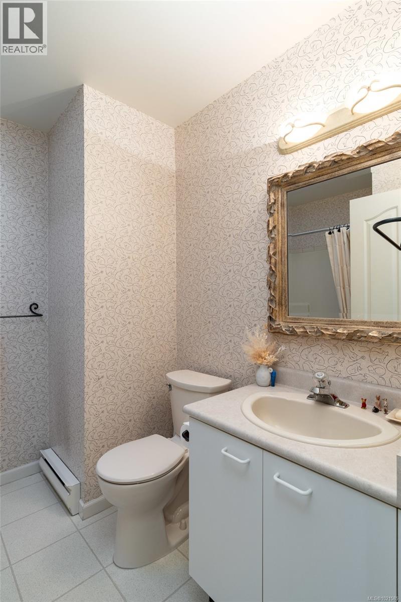 5 1356 Slater St, Saanich