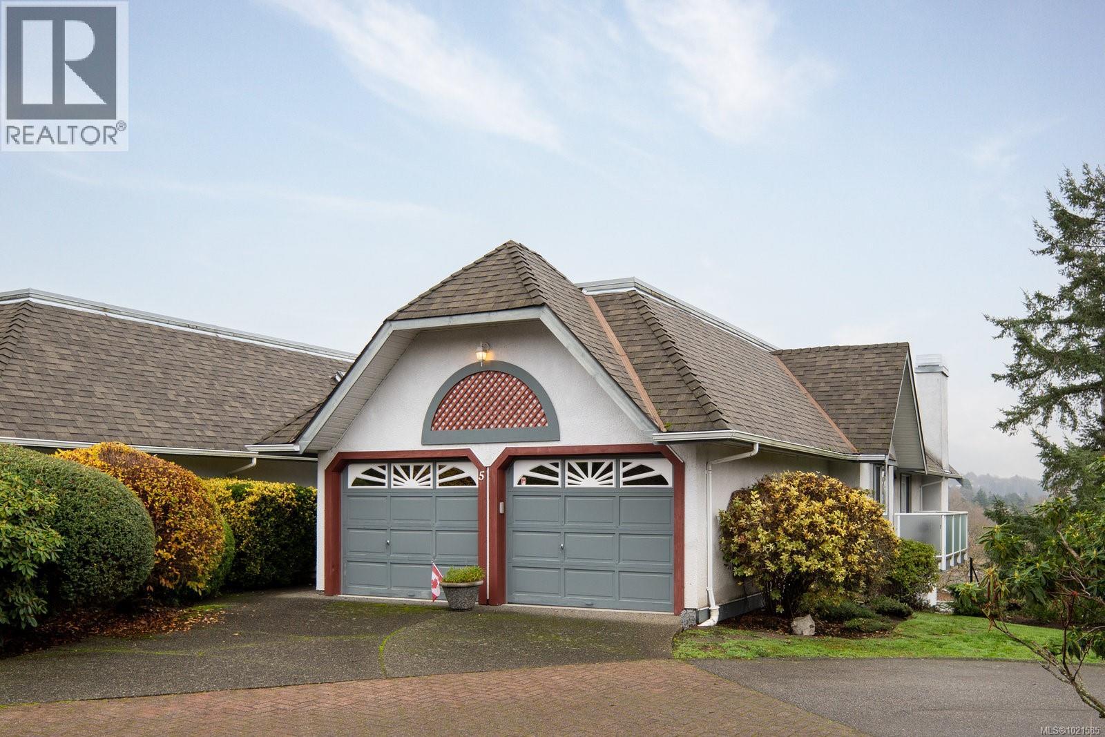 5 1356 Slater St, Saanich