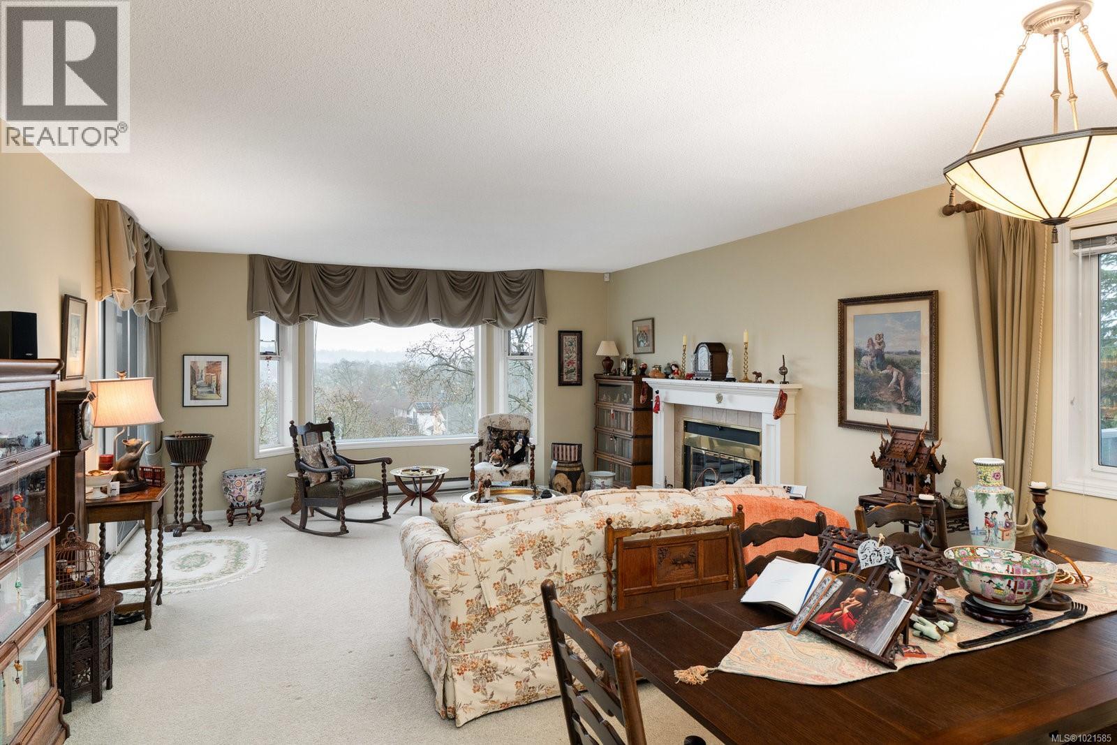 5 1356 Slater St, Saanich