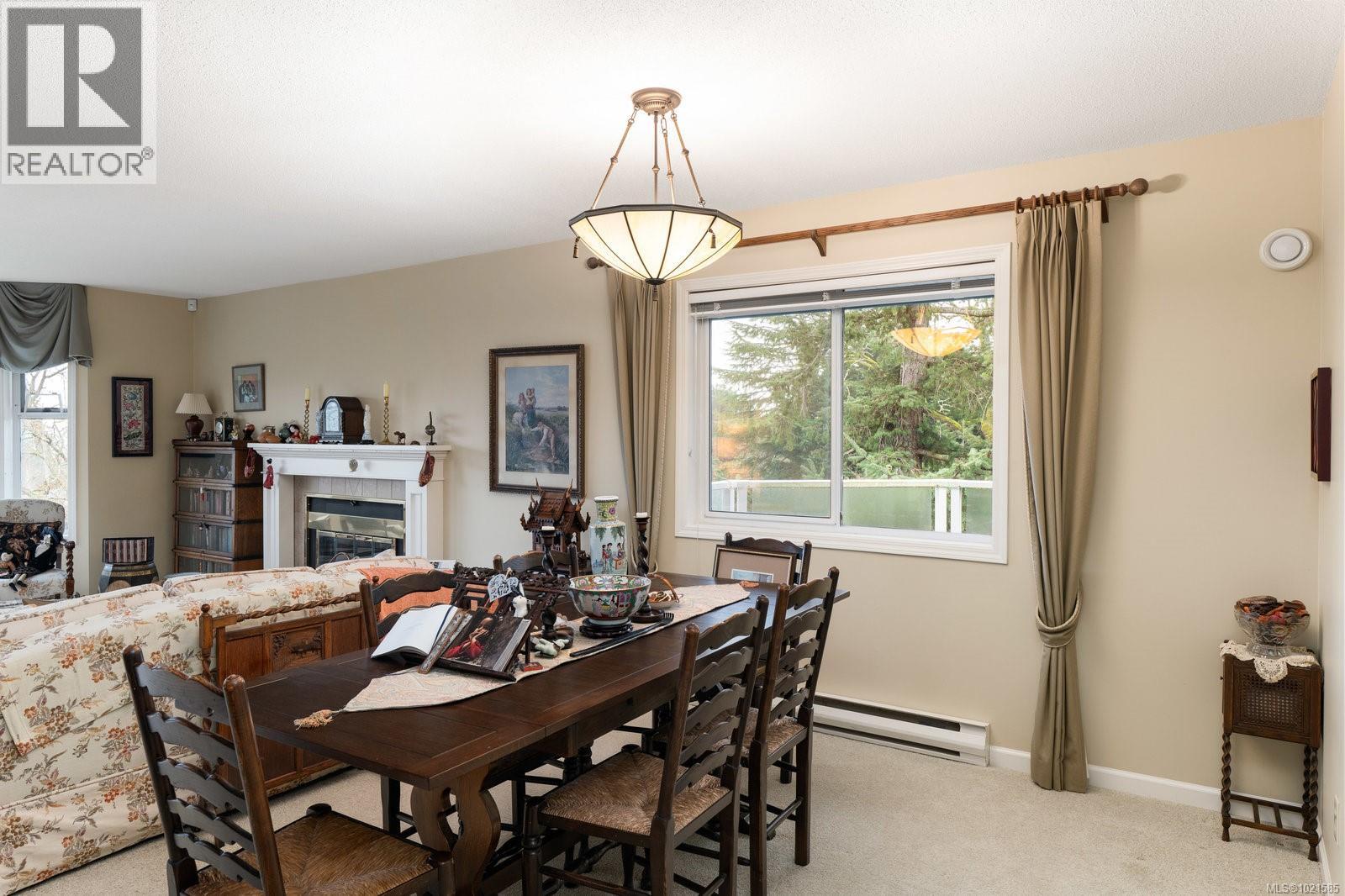 5 1356 Slater St, Saanich