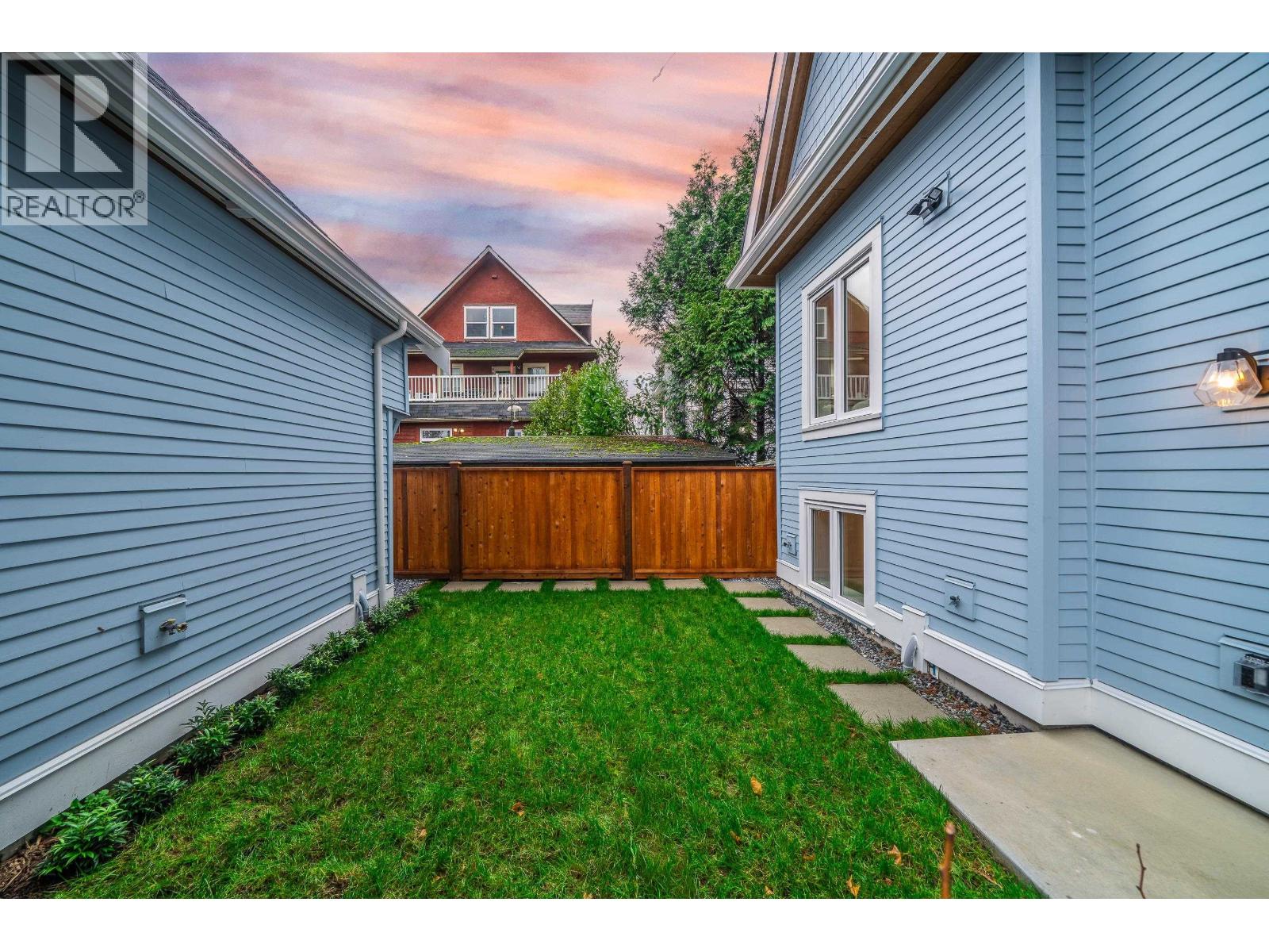 1924 WILLIAM STREET, Vancouver