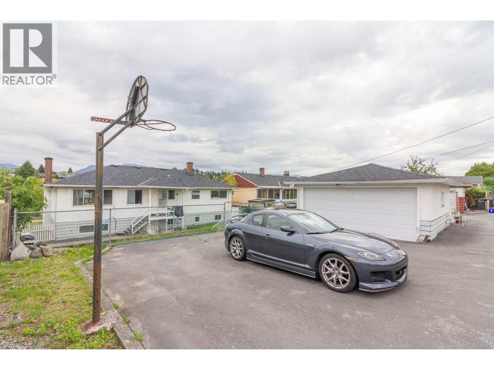 4810 FAIRLAWN DRIVE, Burnaby