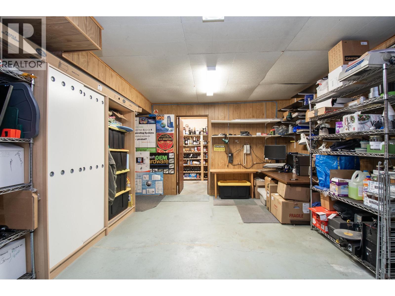 3875 REGENT AVENUE, North Vancouver