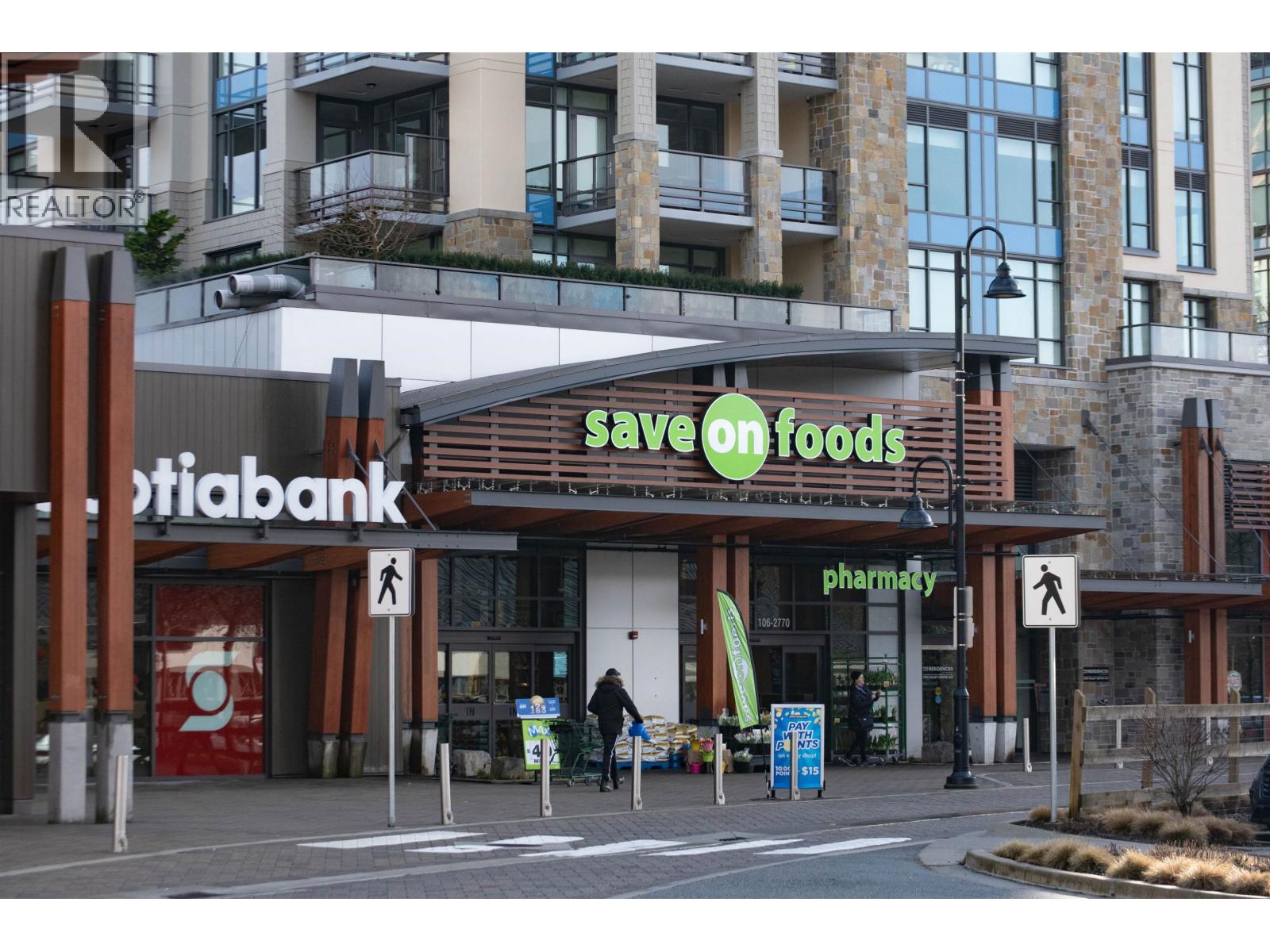 3875 REGENT AVENUE, North Vancouver