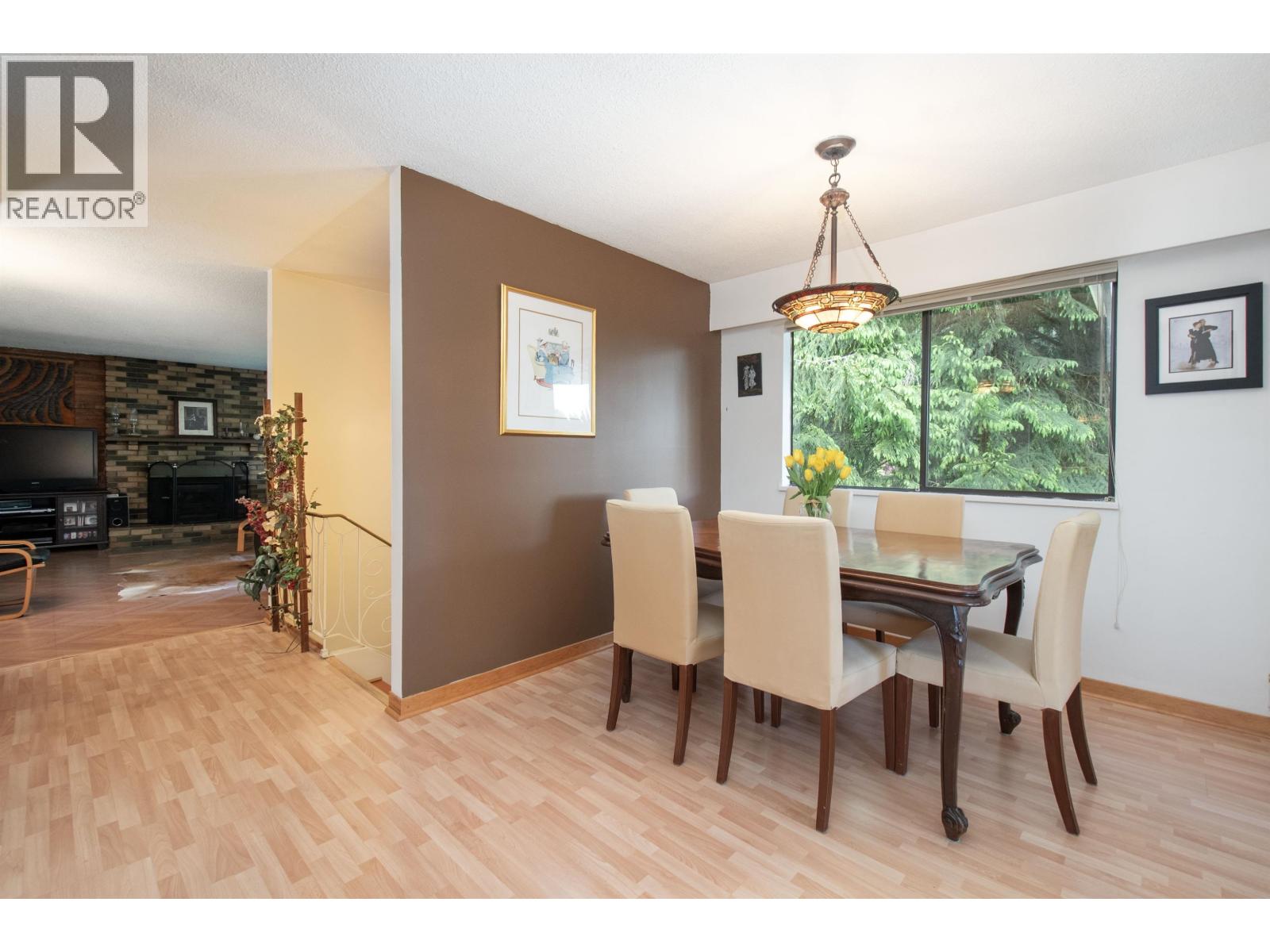 3875 REGENT AVENUE, North Vancouver