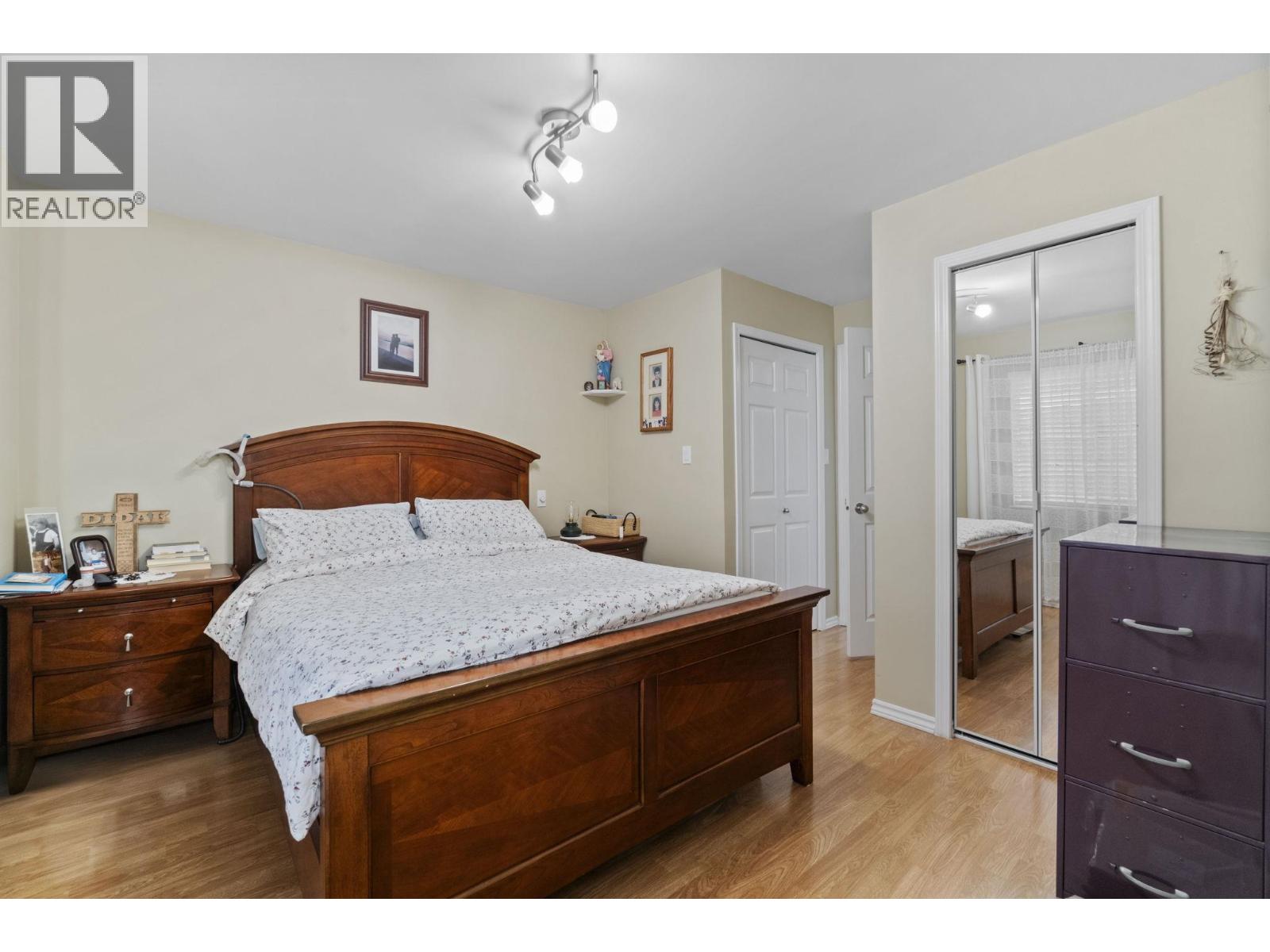 920 GROVE AVENUE, Burnaby