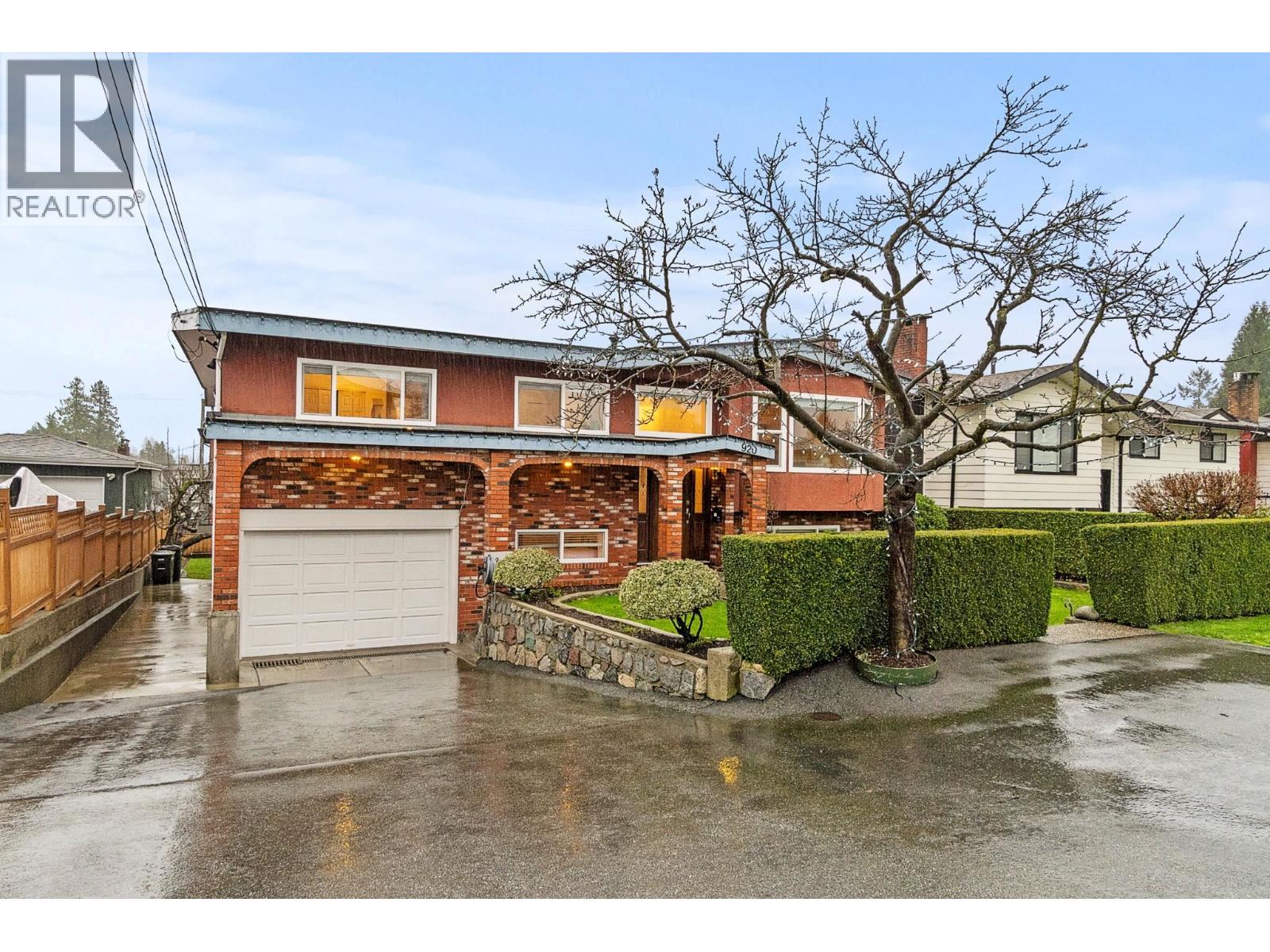 920 GROVE AVENUE, Burnaby