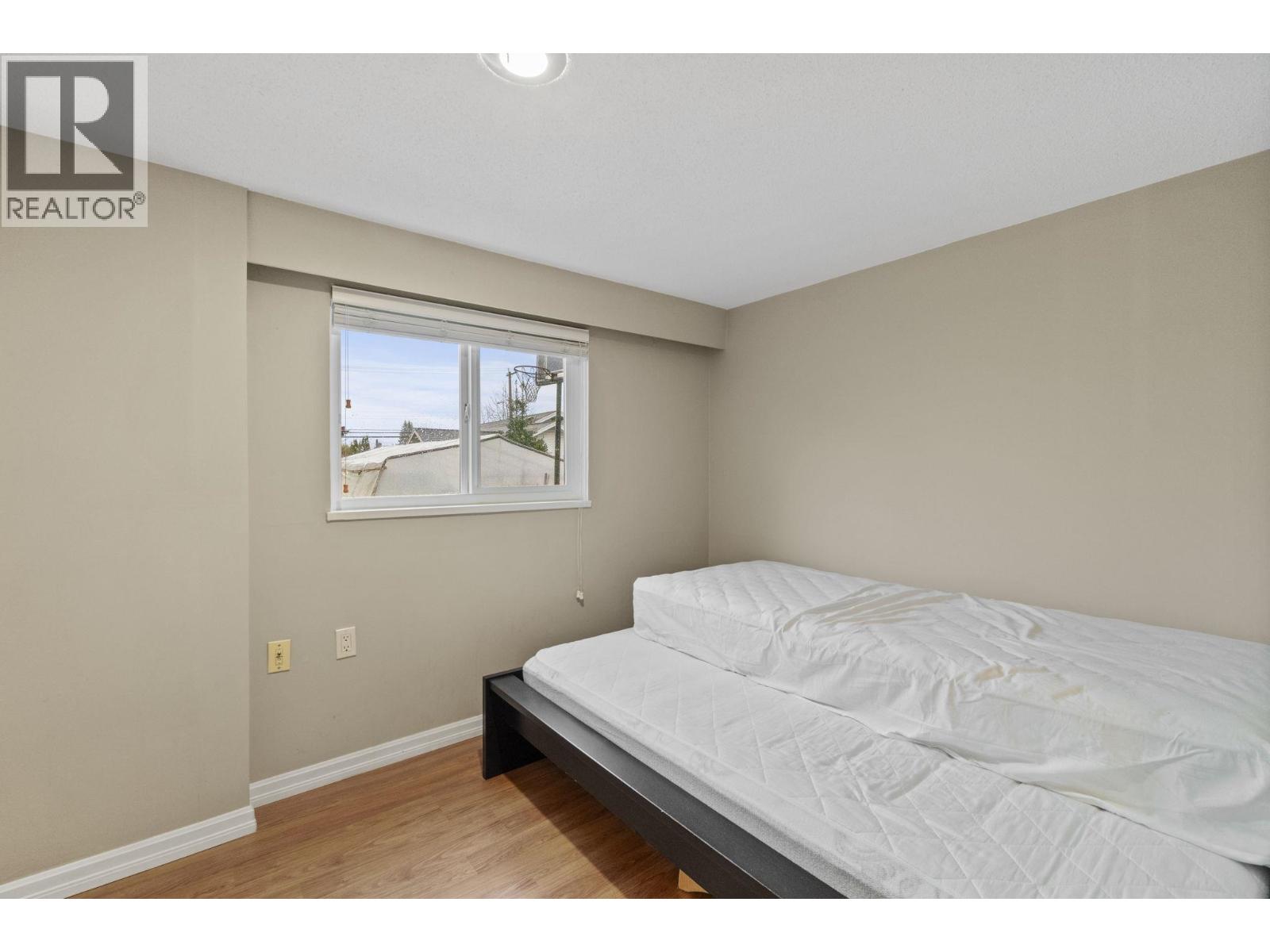 920 GROVE AVENUE, Burnaby