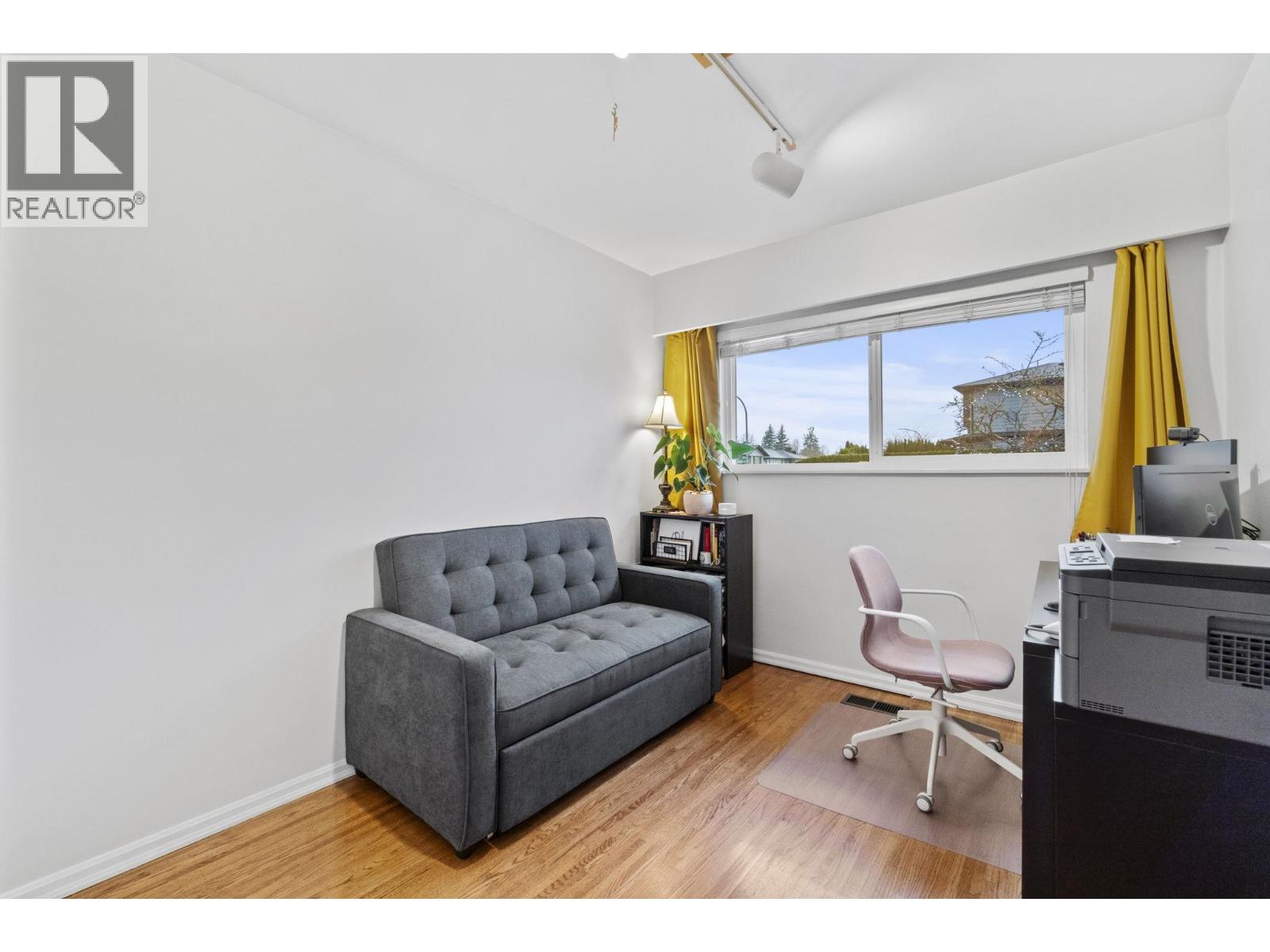 920 GROVE AVENUE, Burnaby