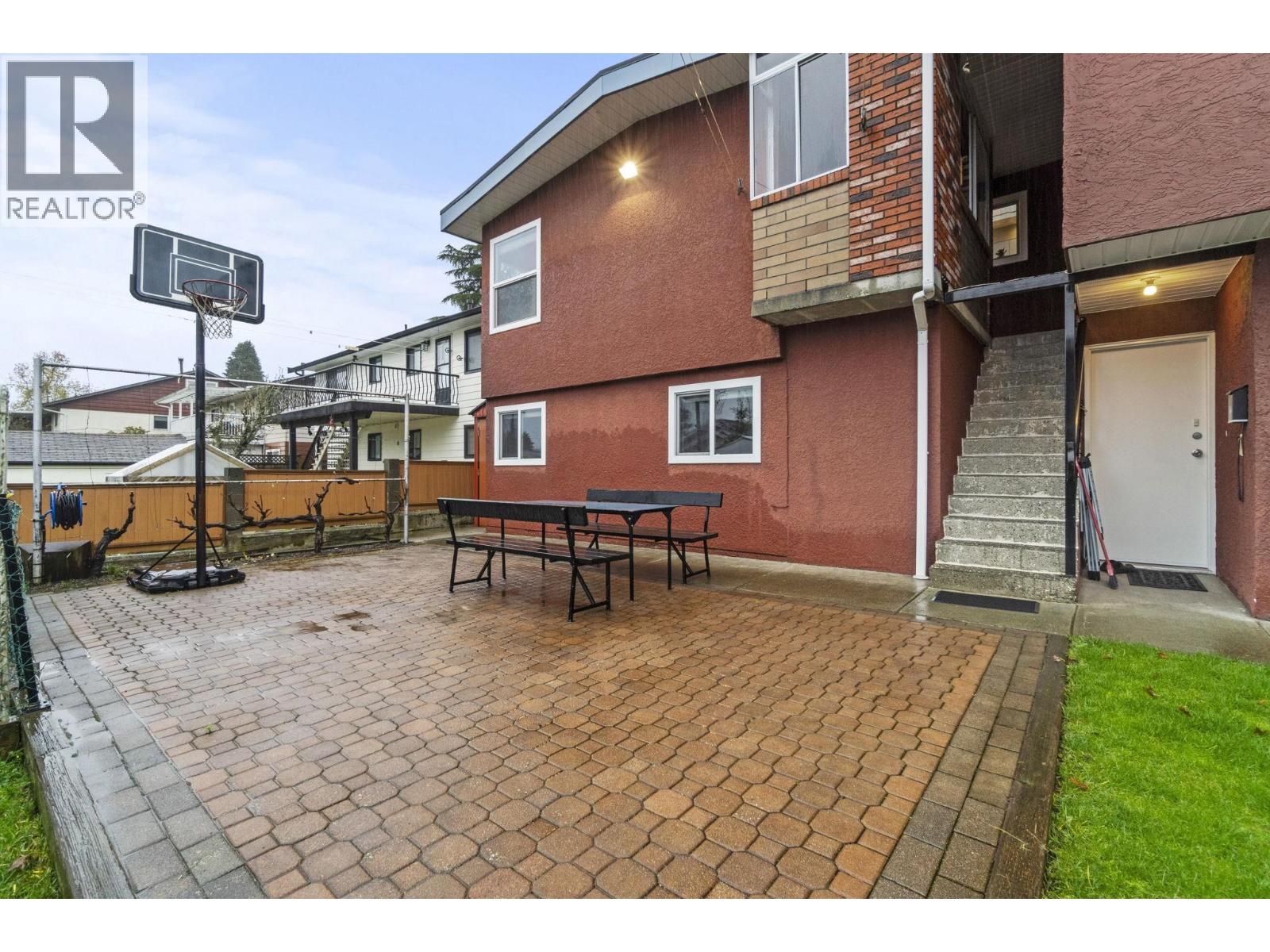 920 GROVE AVENUE, Burnaby