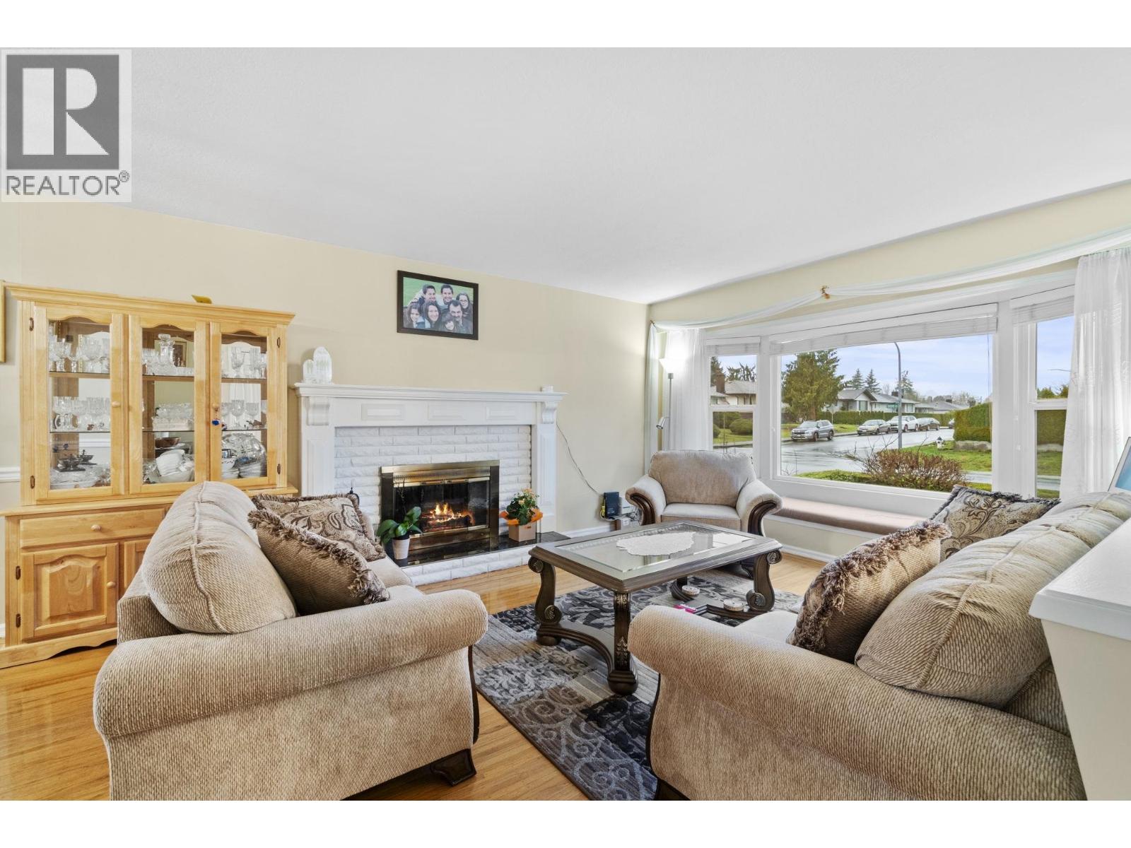 920 GROVE AVENUE, Burnaby