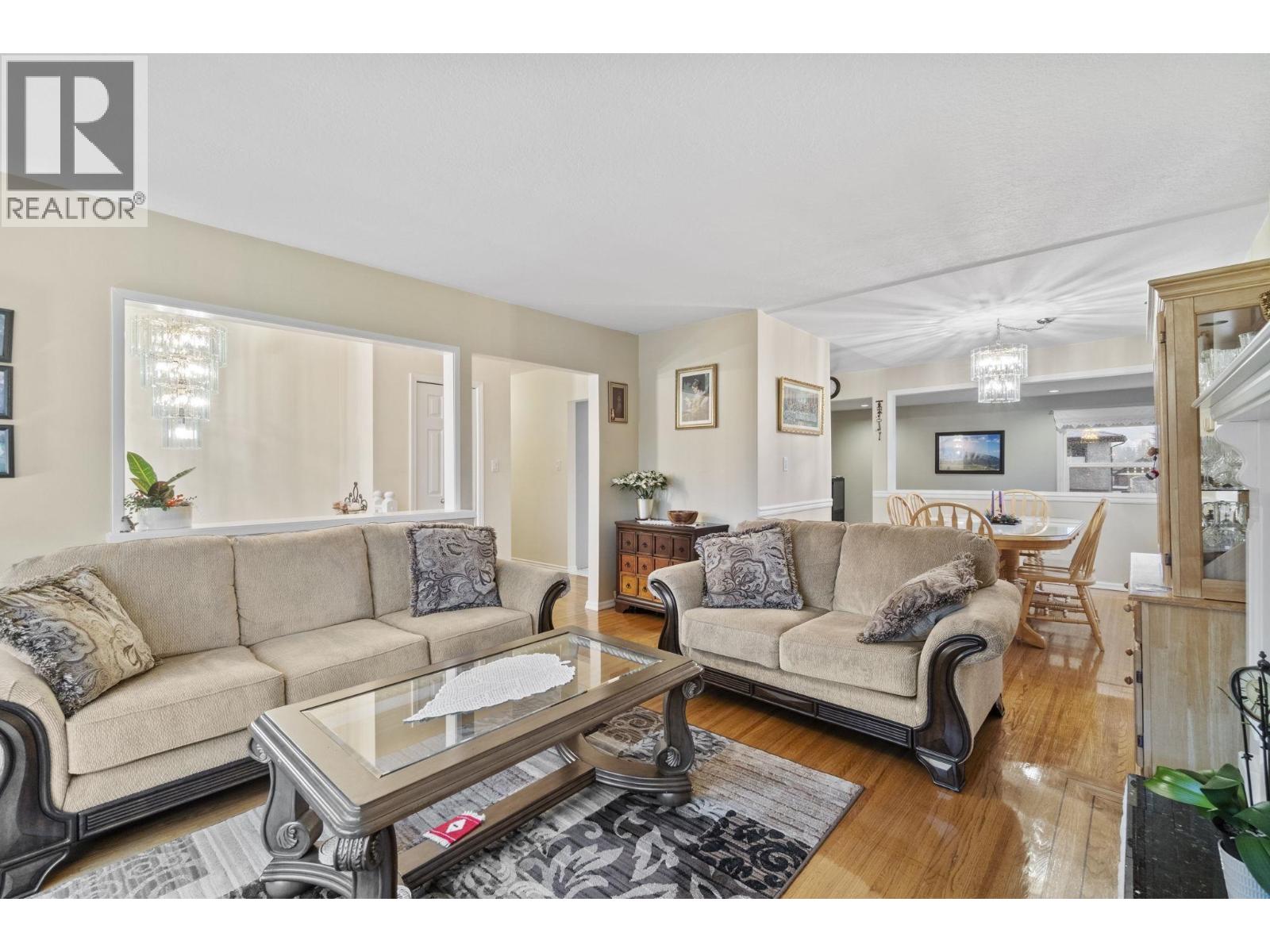 920 GROVE AVENUE, Burnaby