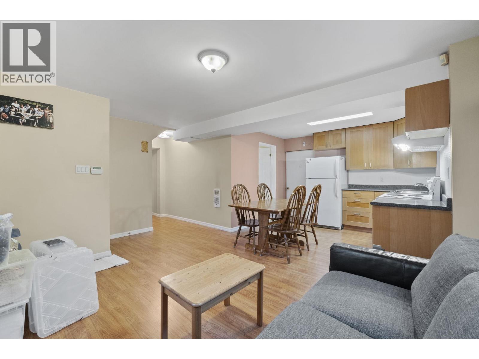 920 GROVE AVENUE, Burnaby