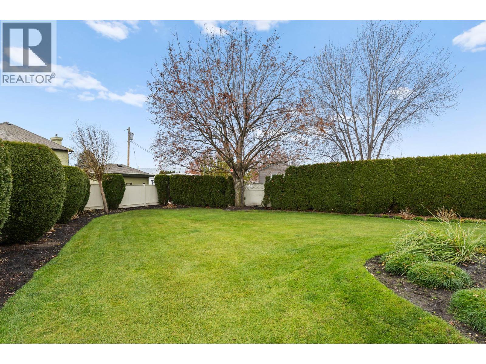  833 Springwood Court, Kelowna