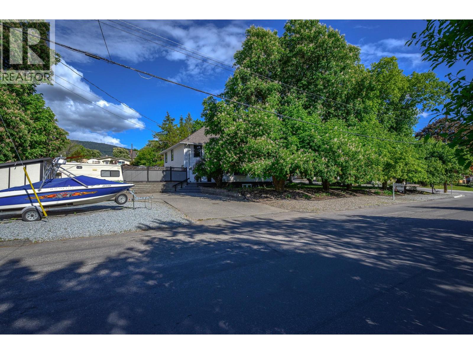 1805 32 Avenue, Vernon