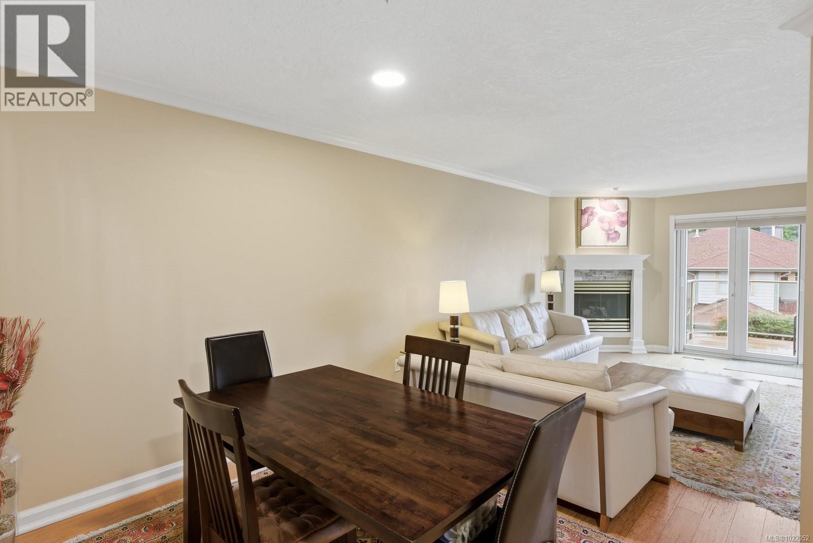 8 500 Marsett Pl, Saanich