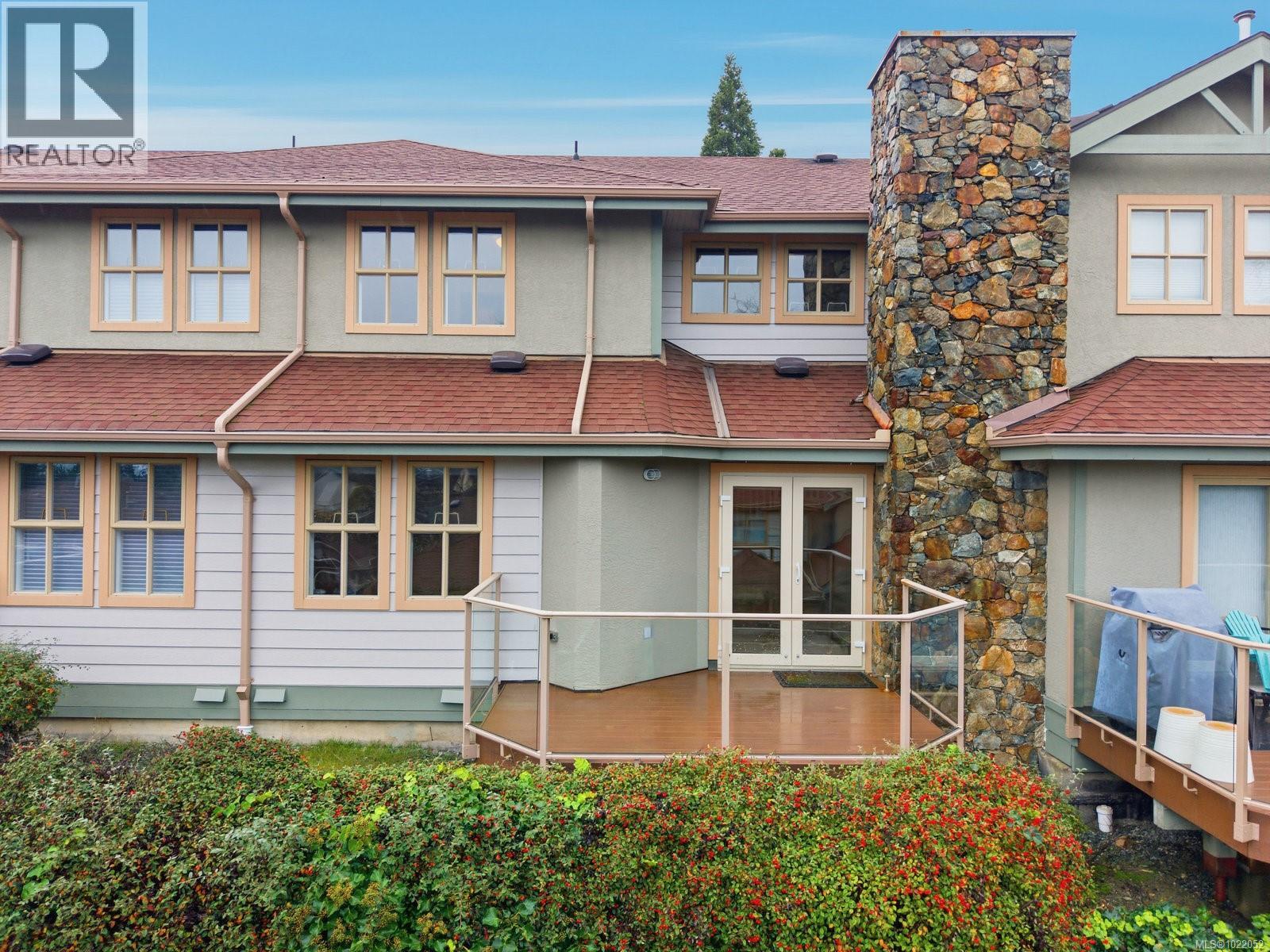 8 500 Marsett Pl, Saanich