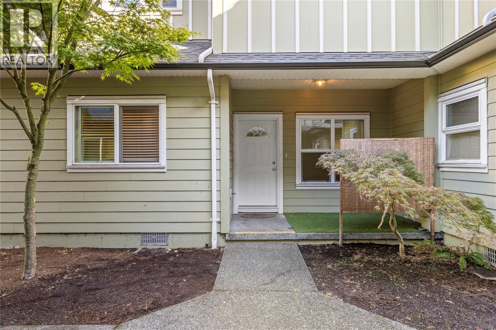 102 582 Rosehill St, Nanaimo