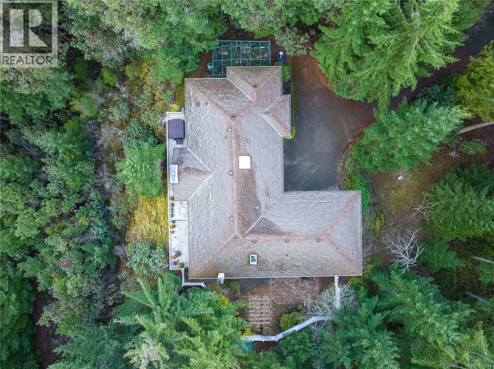 7297 Aulds Rd, Lantzville