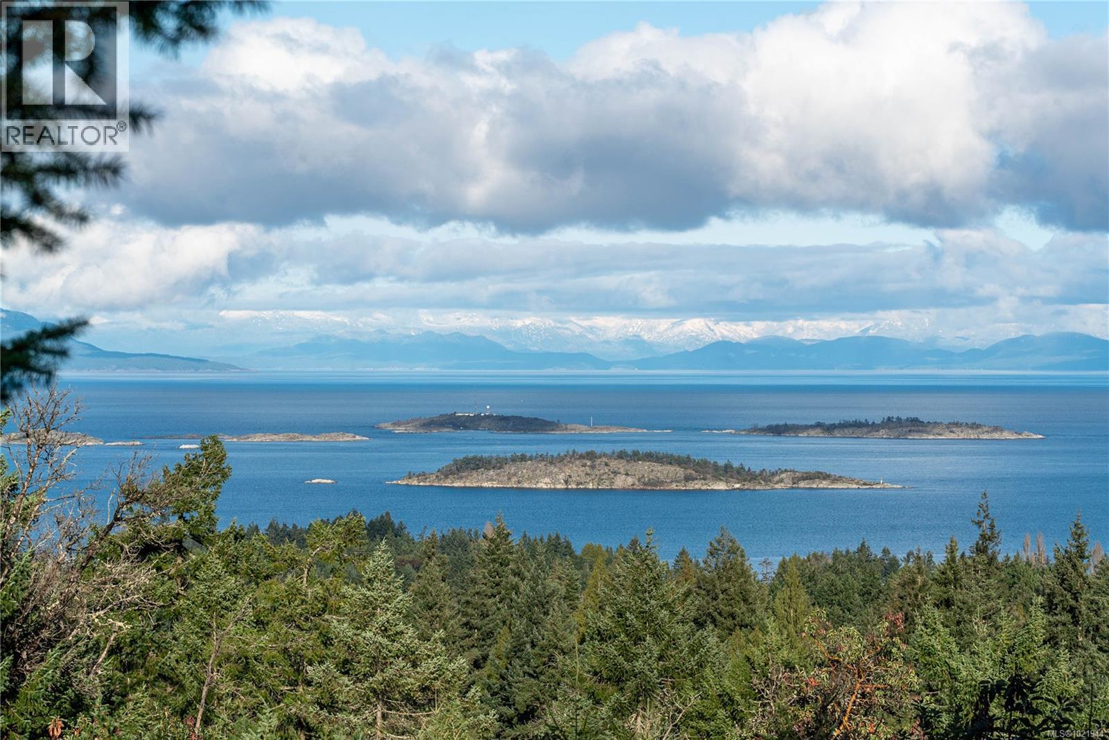 7297 Aulds Rd, Lantzville