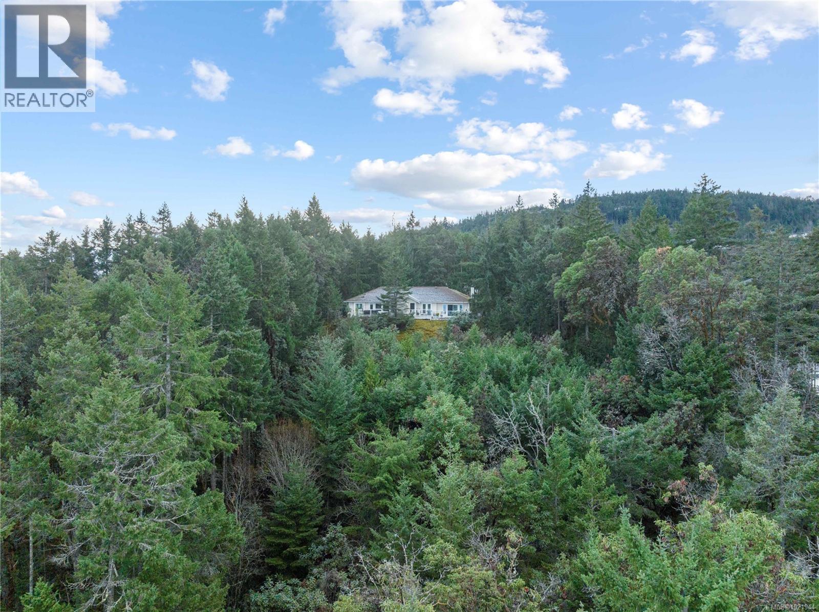 7297 Aulds Rd, Lantzville