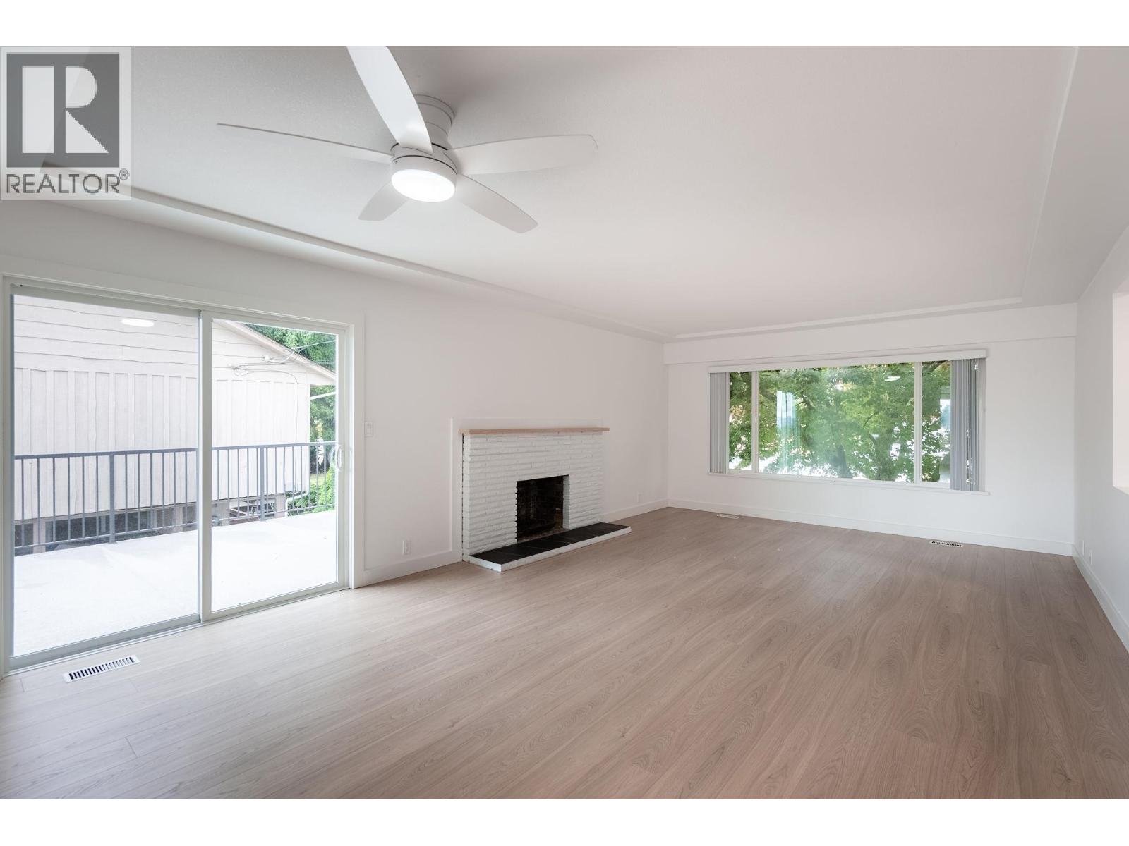 1410 DANSEY AVENUE, Coquitlam