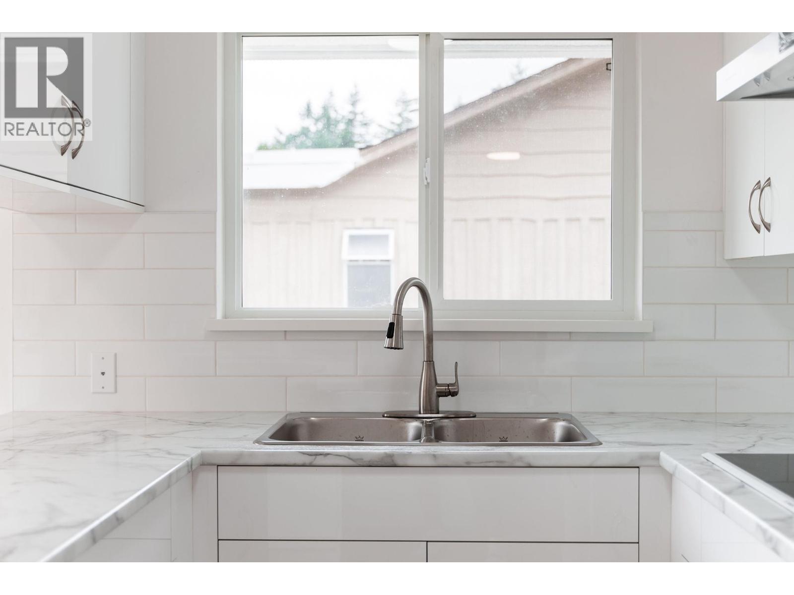 1410 DANSEY AVENUE, Coquitlam