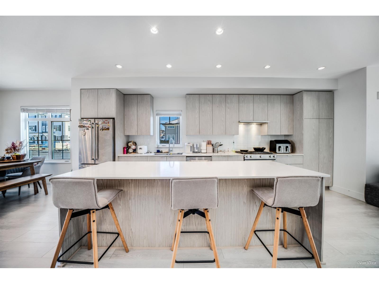 82 2075 OAK MEADOWS DRIVE, Surrey