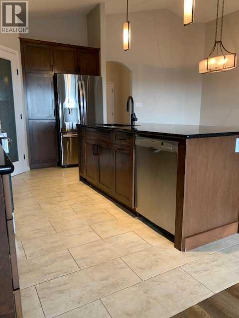 Single Family House for Sale in  Mt Sundial Court W Sunridge Lethbridge 