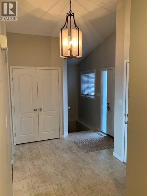 Single Family House for Sale in  Mt Sundial Court W Sunridge Lethbridge 