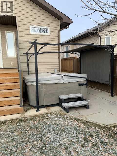 Single Family House for Sale in  Mt Sundial Court W Sunridge Lethbridge 