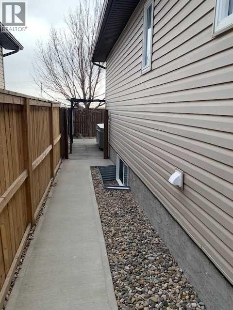 Single Family House for Sale in  Mt Sundial Court W Sunridge Lethbridge 