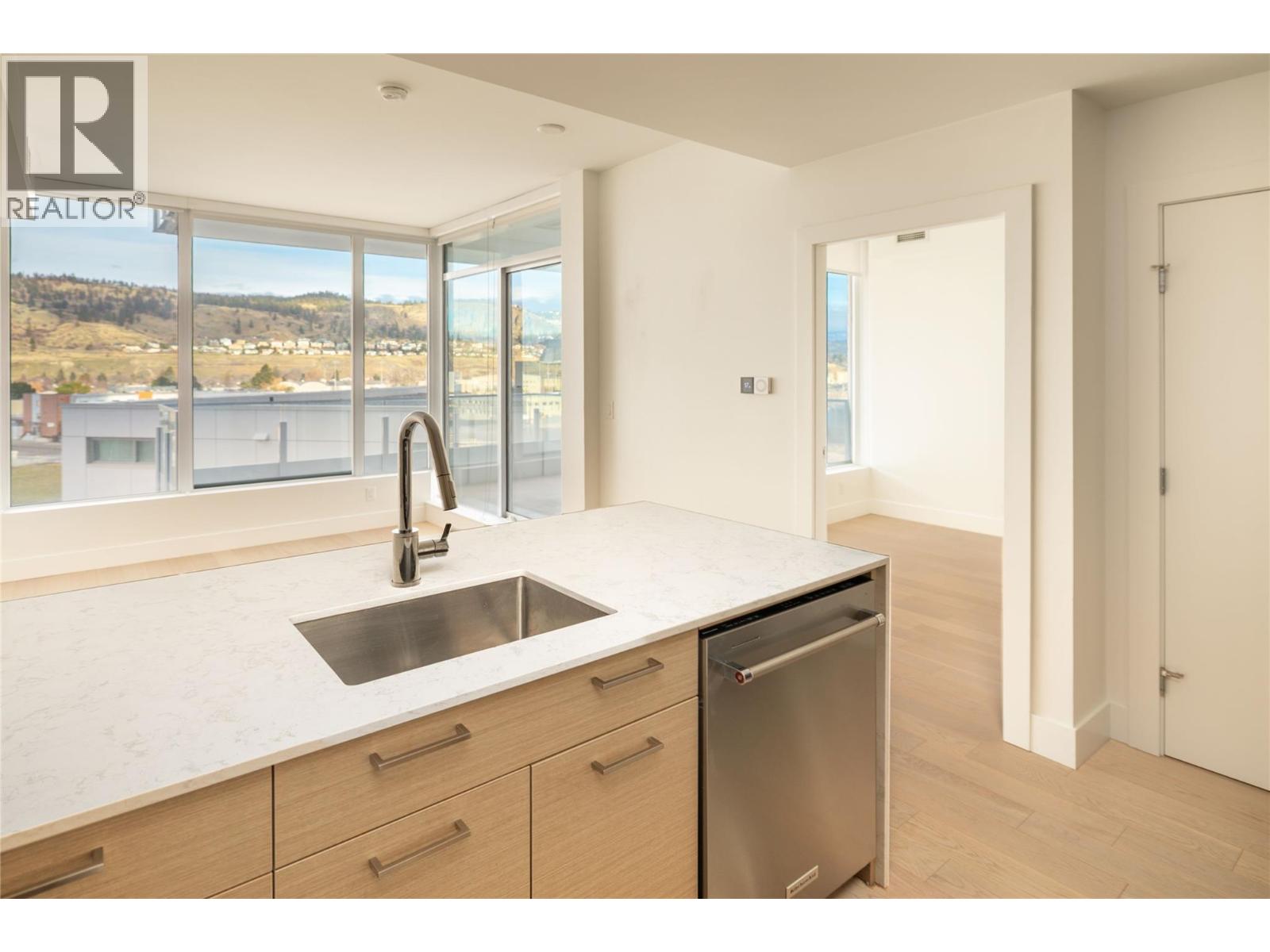 601 1181 Sunset Drive, Kelowna