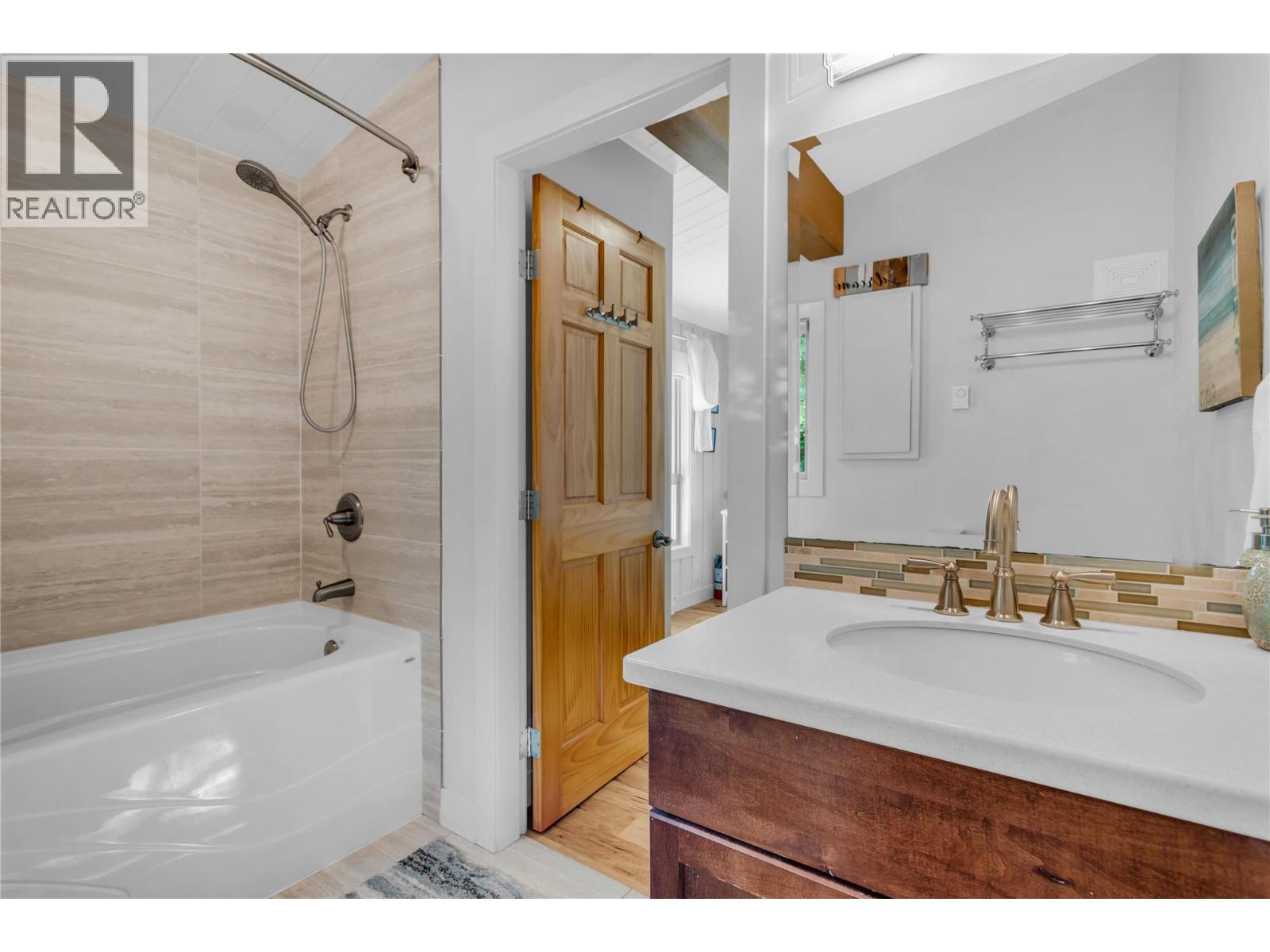 12110 Trewhitt Road W, Lake Country