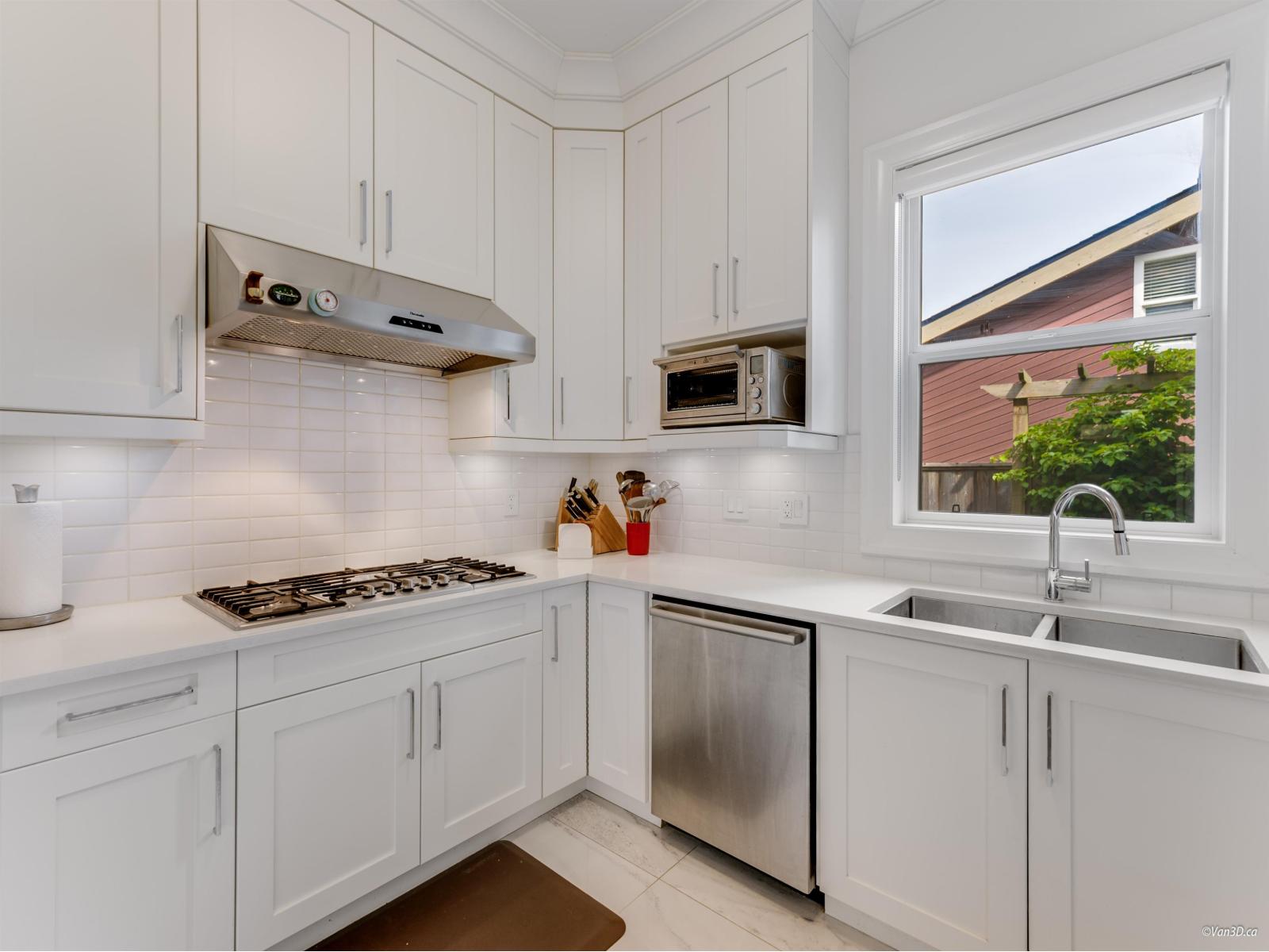 2340 CHRISTOPHERSON ROAD, Surrey