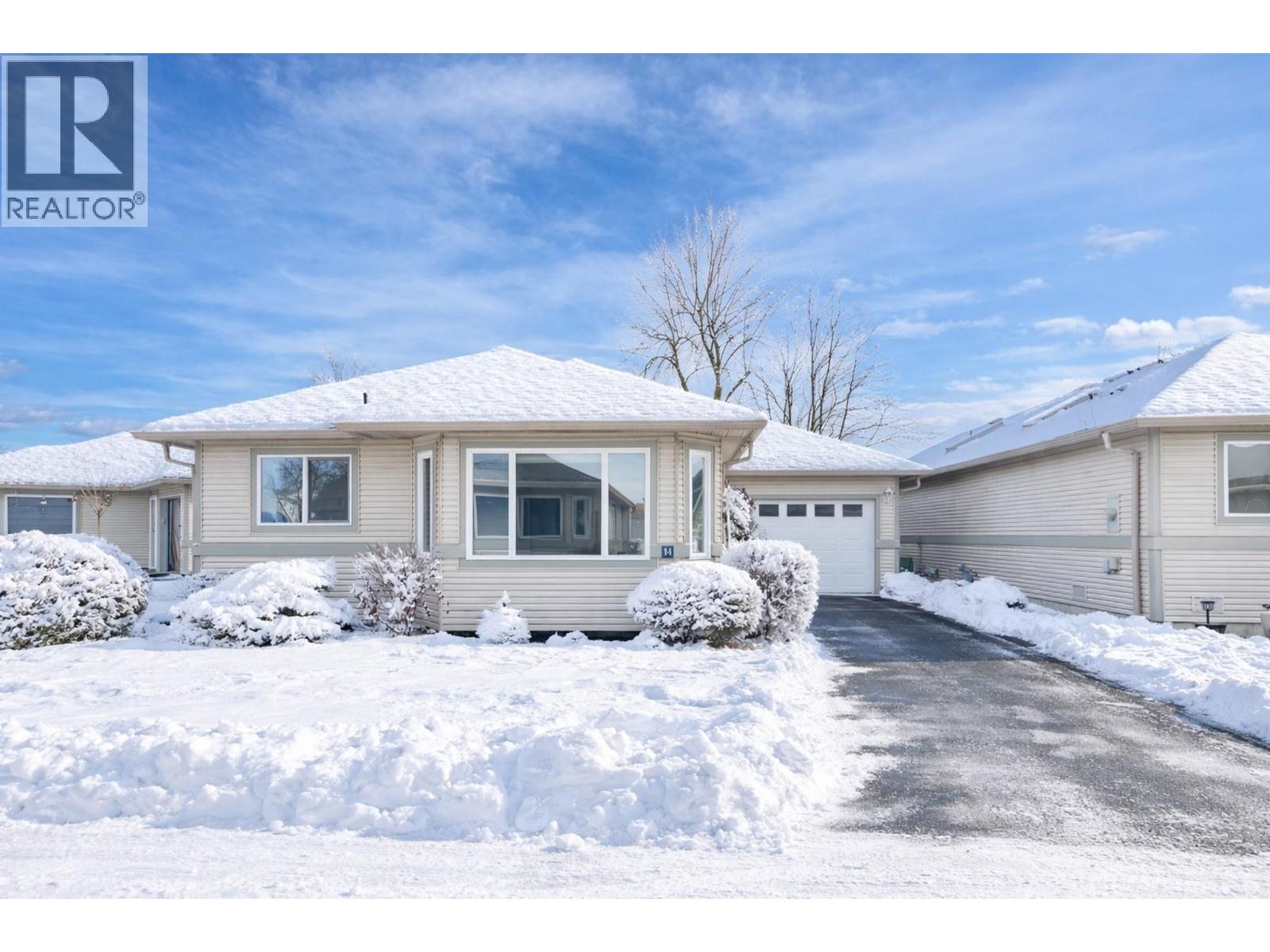 14 111 Harbourfront Drive Northwest, Salmon Arm